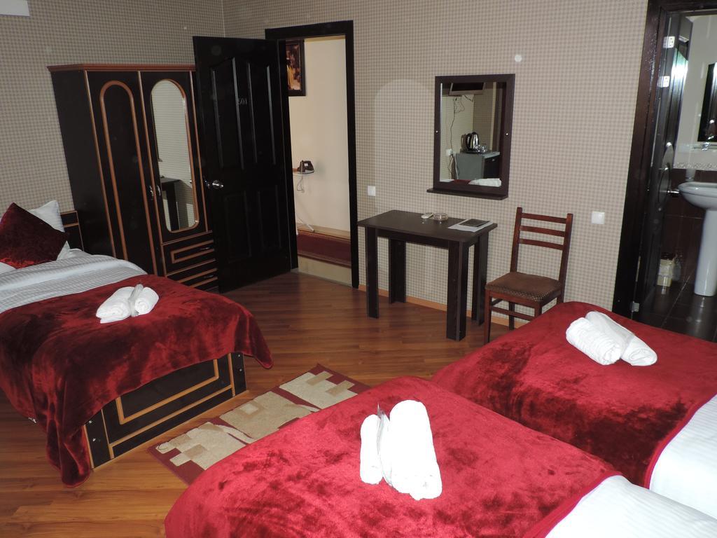 Begi Hotel Tbilisi Esterno foto