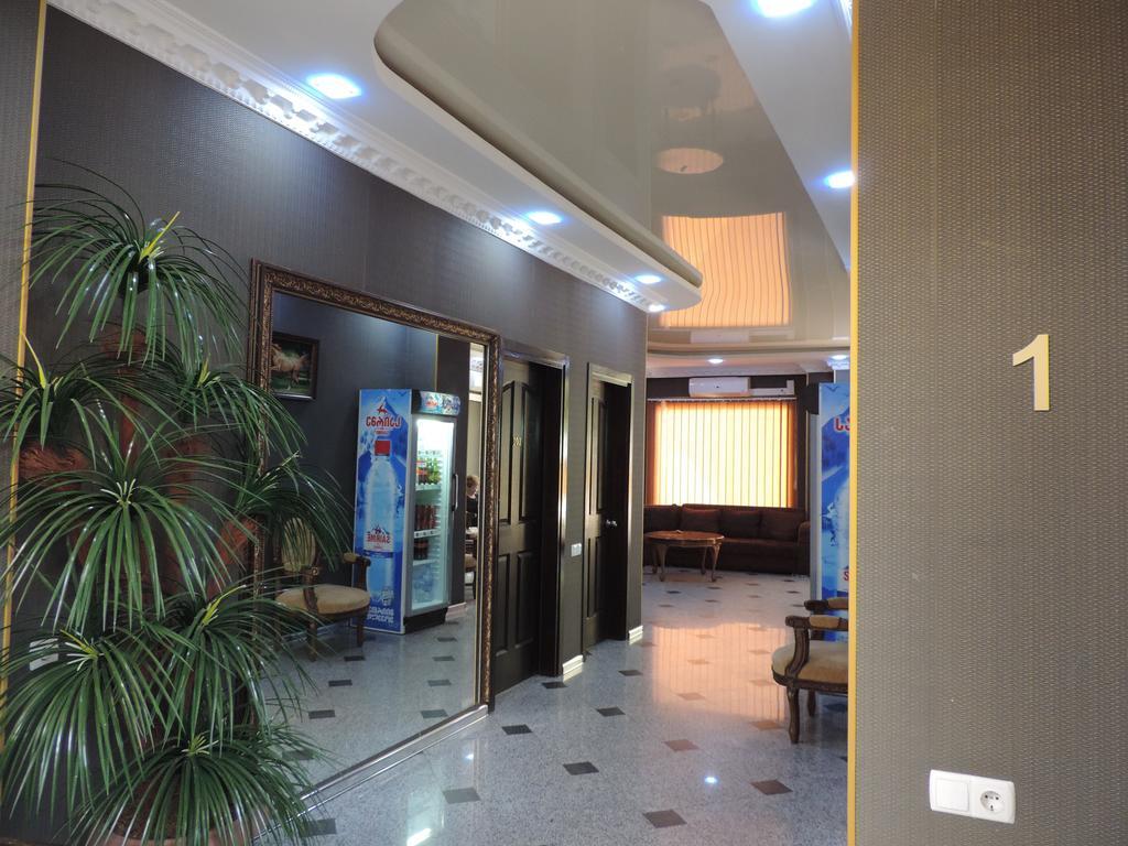 Begi Hotel Tbilisi Esterno foto