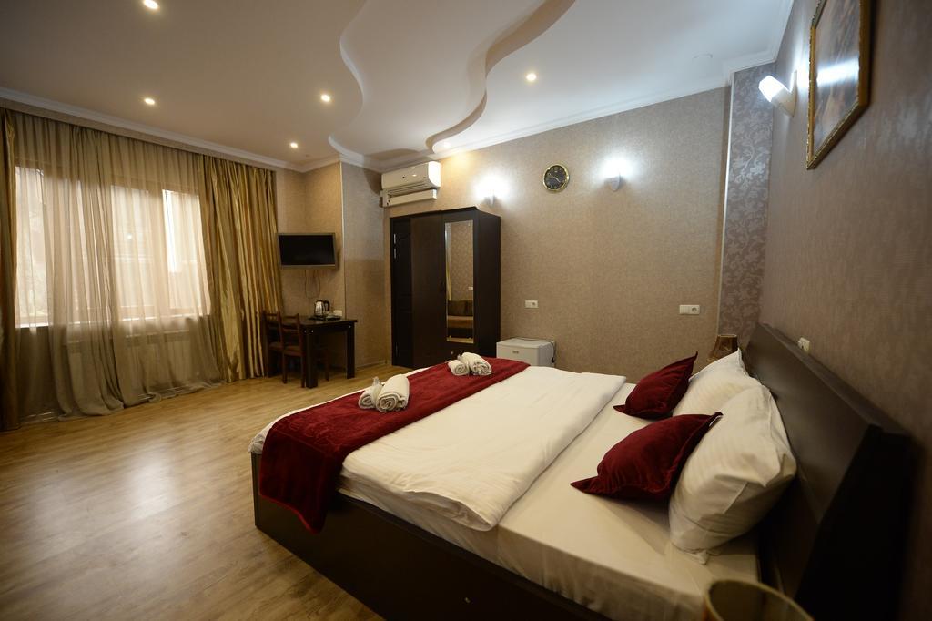 Begi Hotel Tbilisi Esterno foto