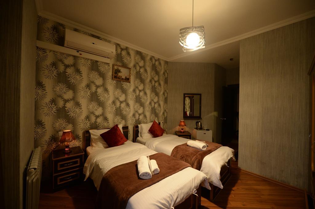 Begi Hotel Tbilisi Esterno foto
