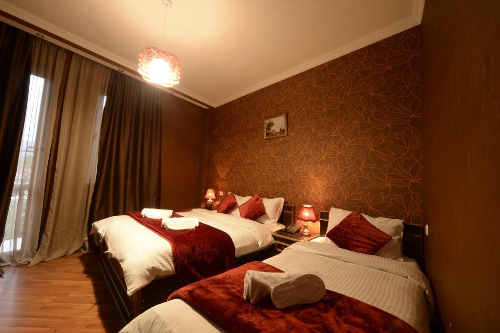 Begi Hotel Tbilisi Esterno foto