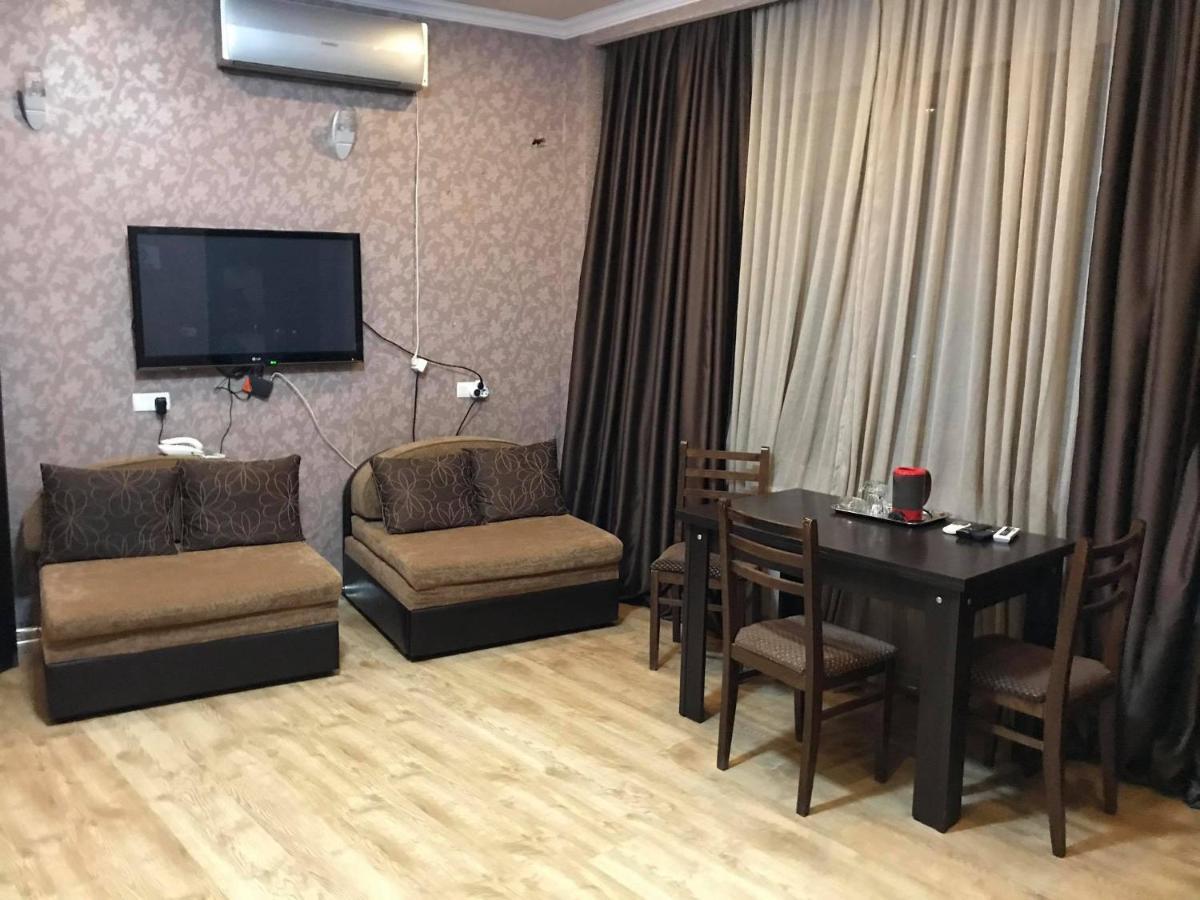 Begi Hotel Tbilisi Esterno foto